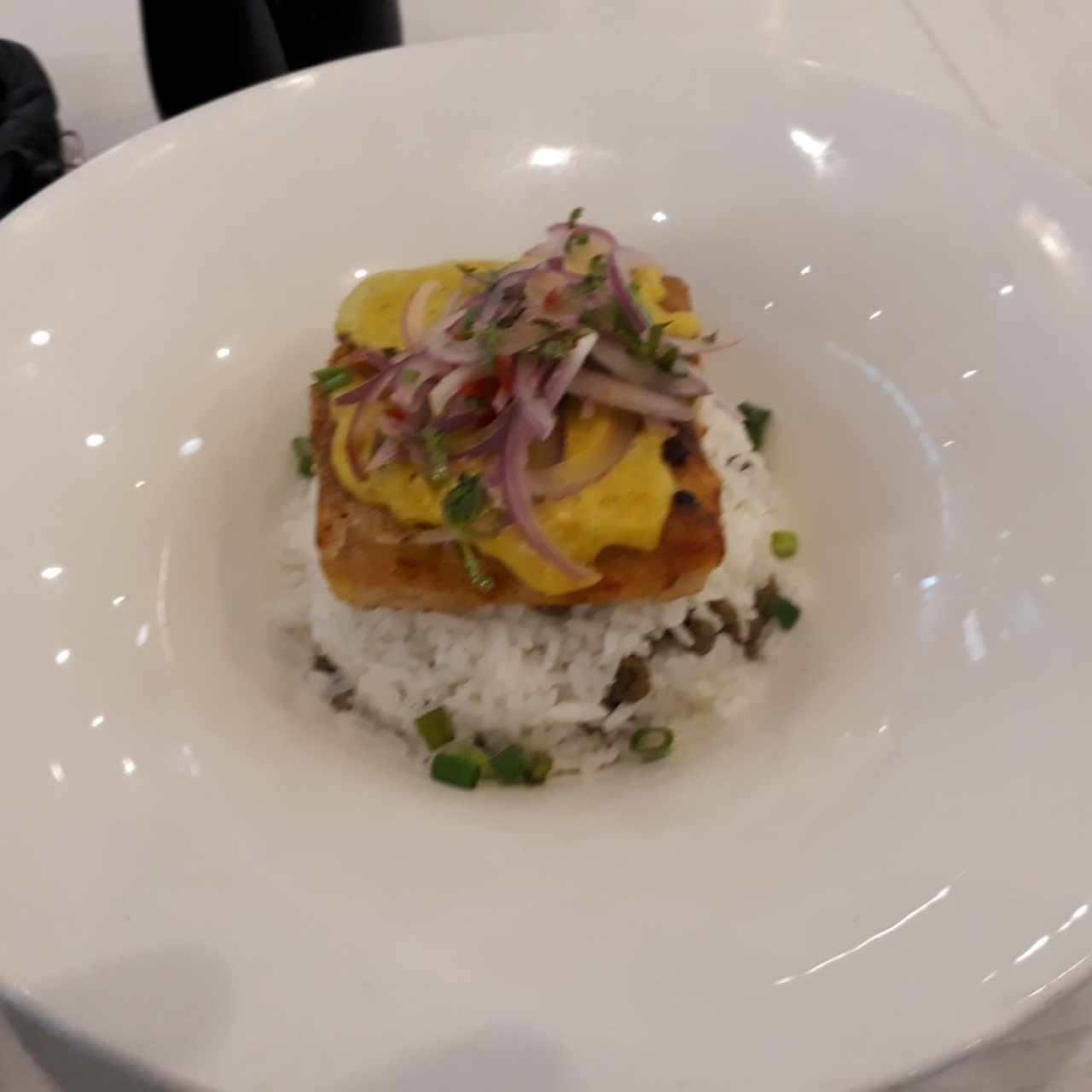 Corvina al curry y arroz con Guandú 