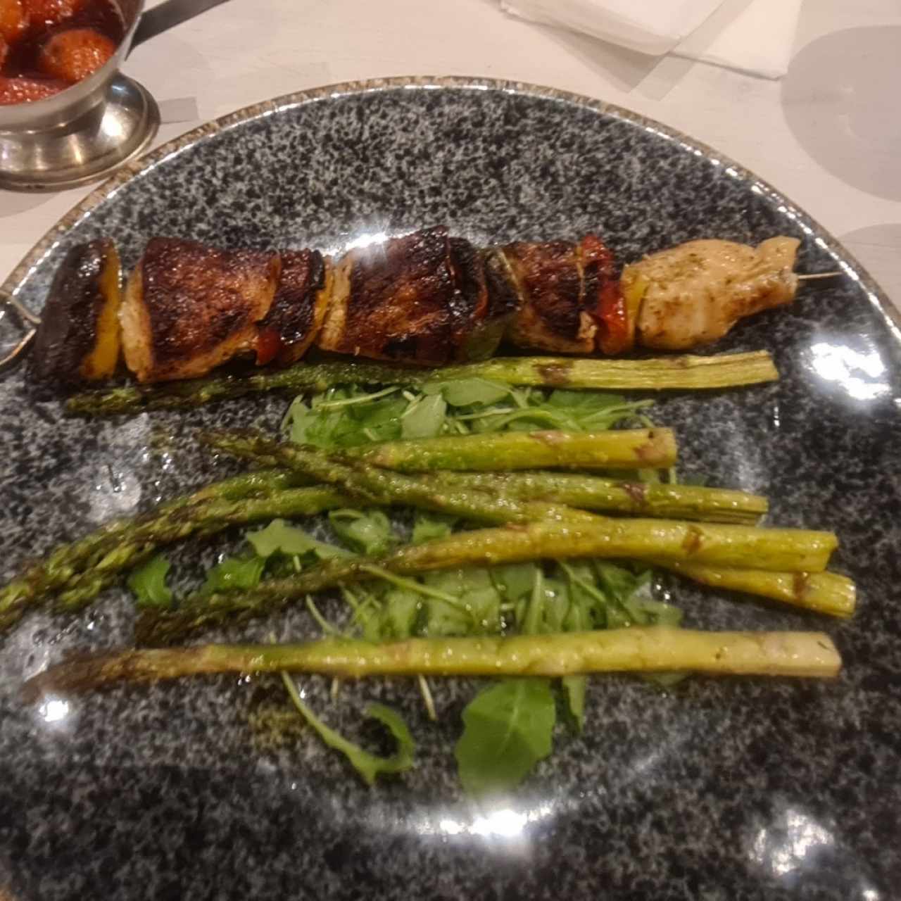 BROCHETAS DE POLLO Y ESPÁRRAGOS 