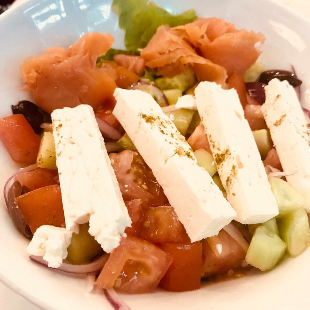 Ensalada Griega con salmón