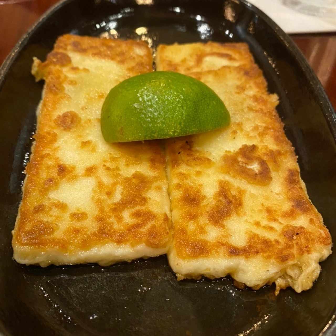 Saganaki crudo