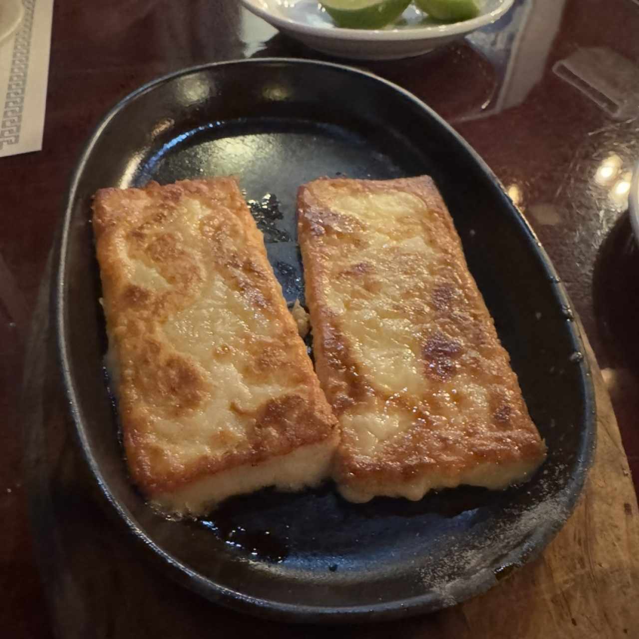 Saganaki crudo