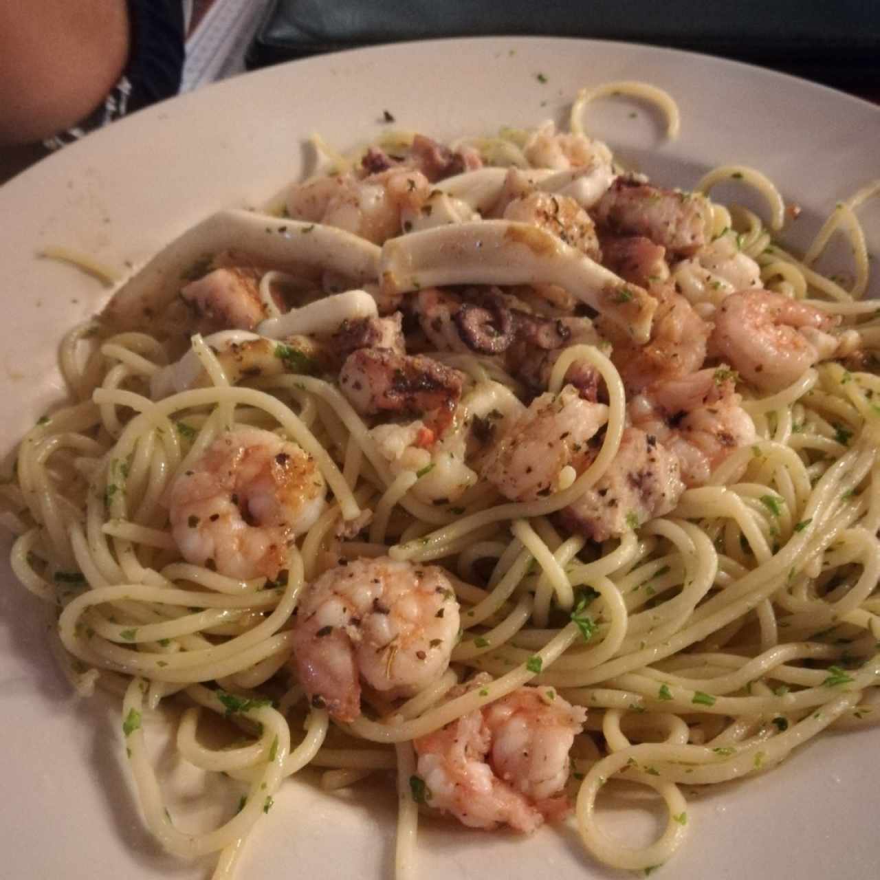 spaguettis con mariscos mixto