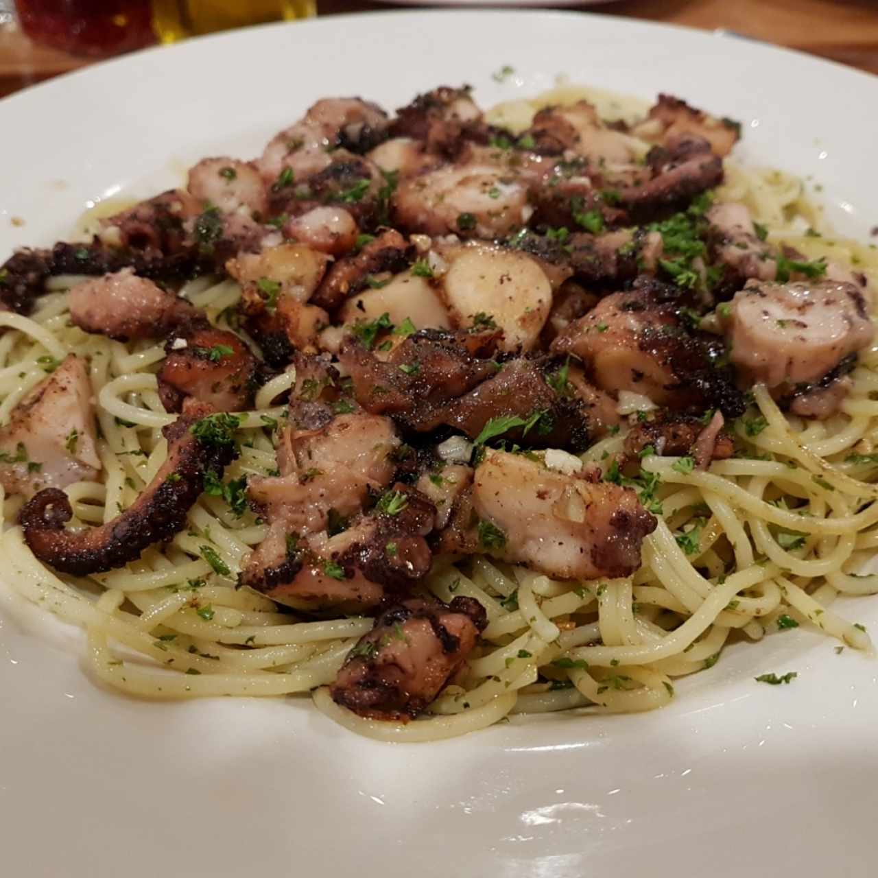 Spaghetti con pulpo al óleo