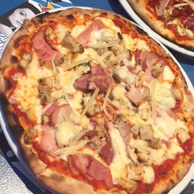 Pizzas Especiales - Pollo Toscano