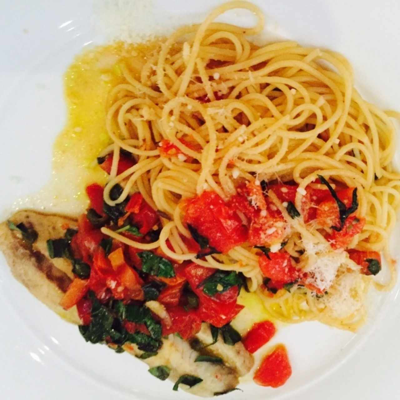 Corvina Arrosto con Capperi e Pomodori