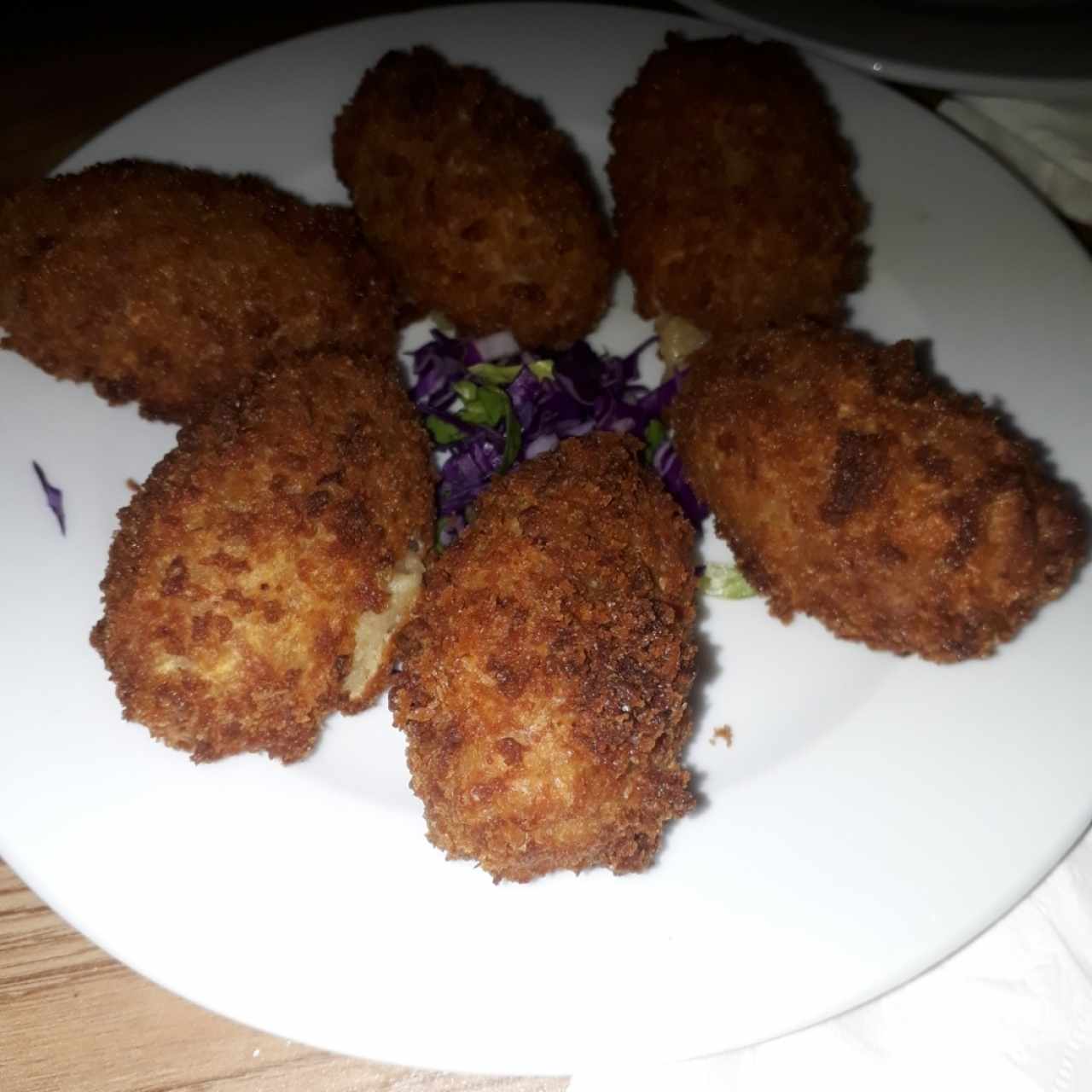 Croquetas de Langosta con Salsa de Quesos