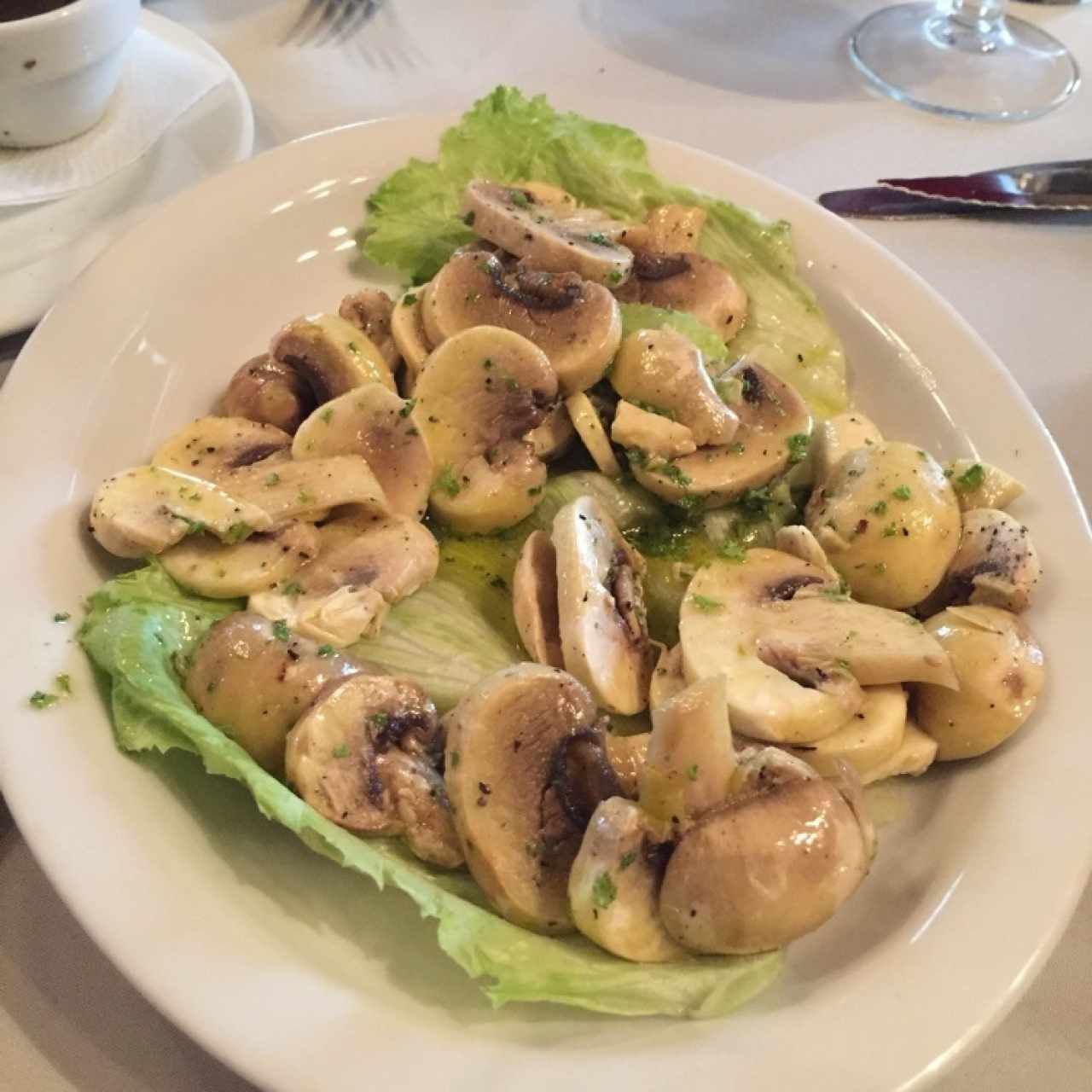 ensalada de hongos frescos