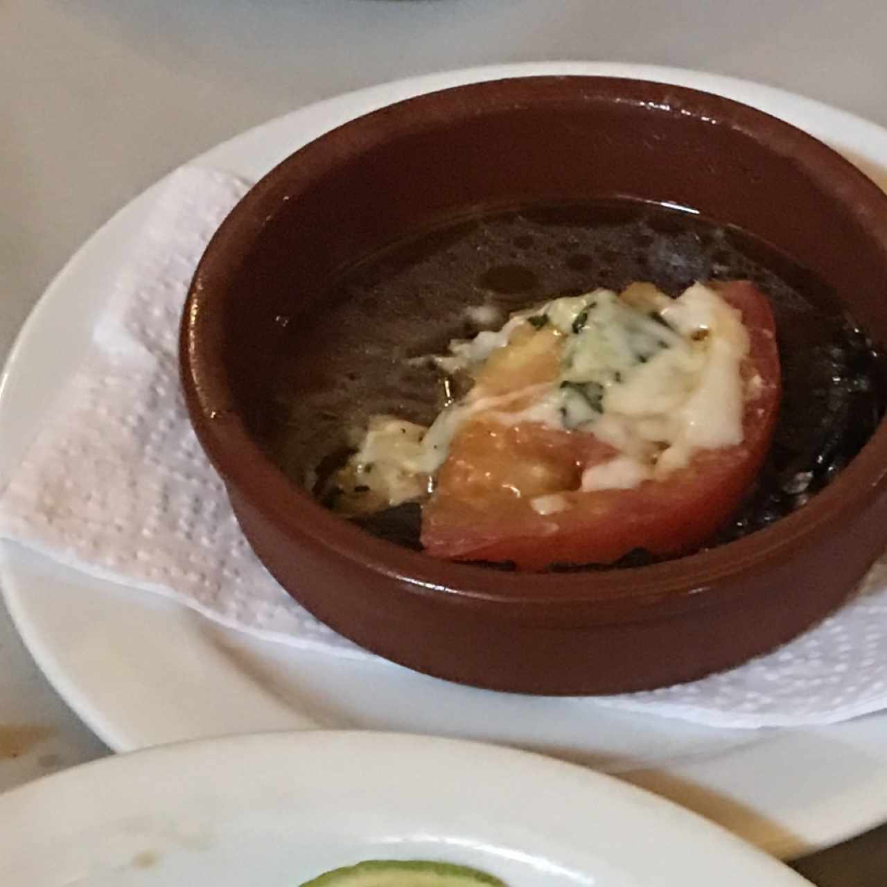 hongo portobelo con tomate gratinado