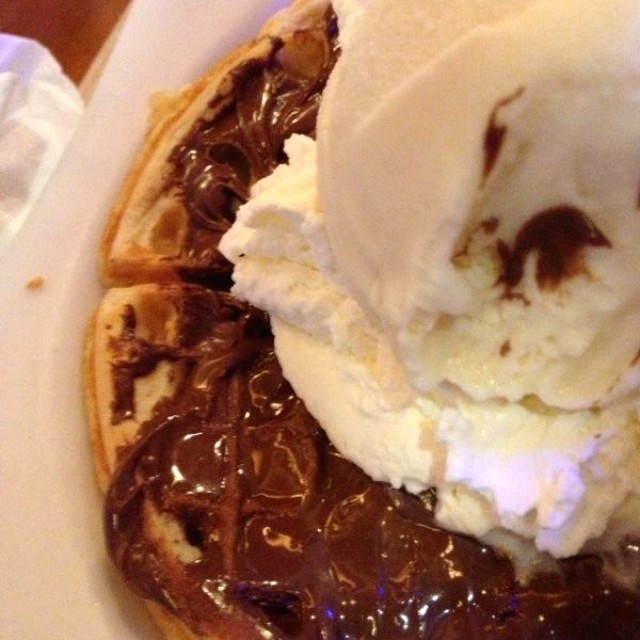 Waffle de nutella con helado