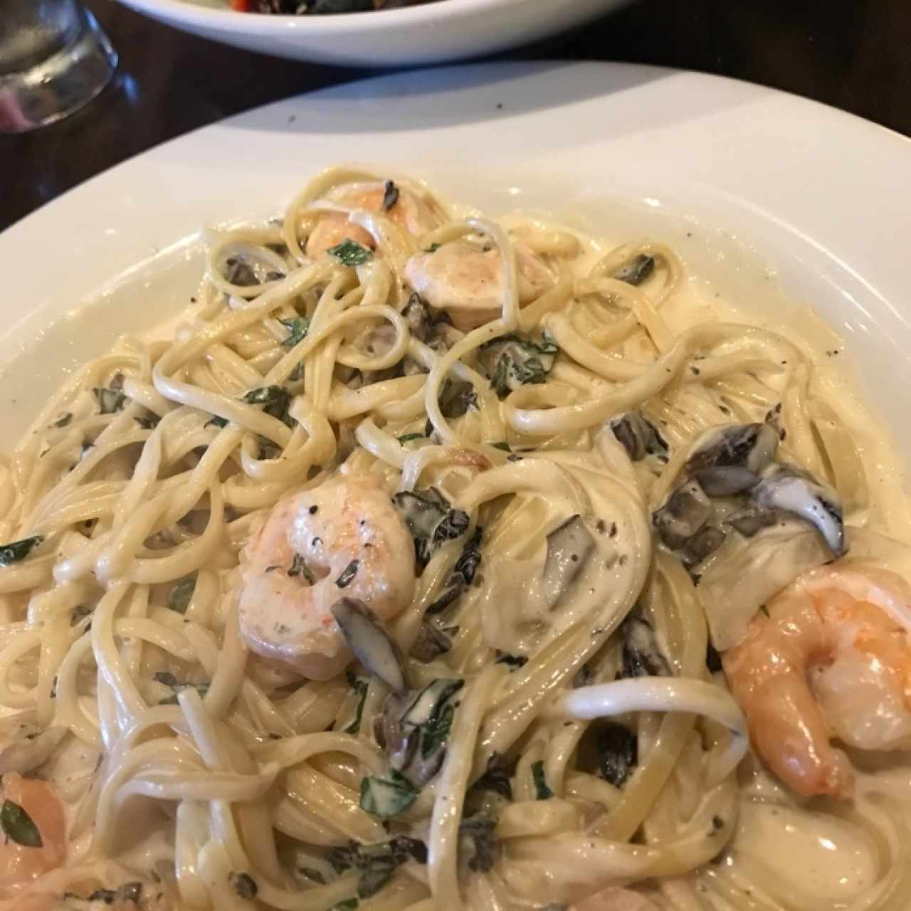 Pastas - Fettuccine con camarones y hongos portobelo