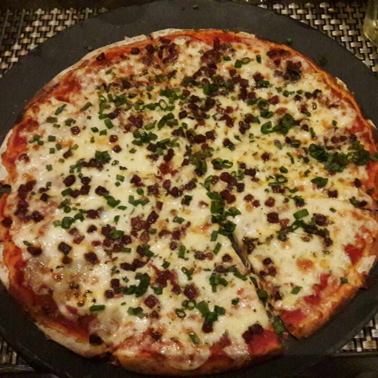 Pizza de Tocino y cebollini