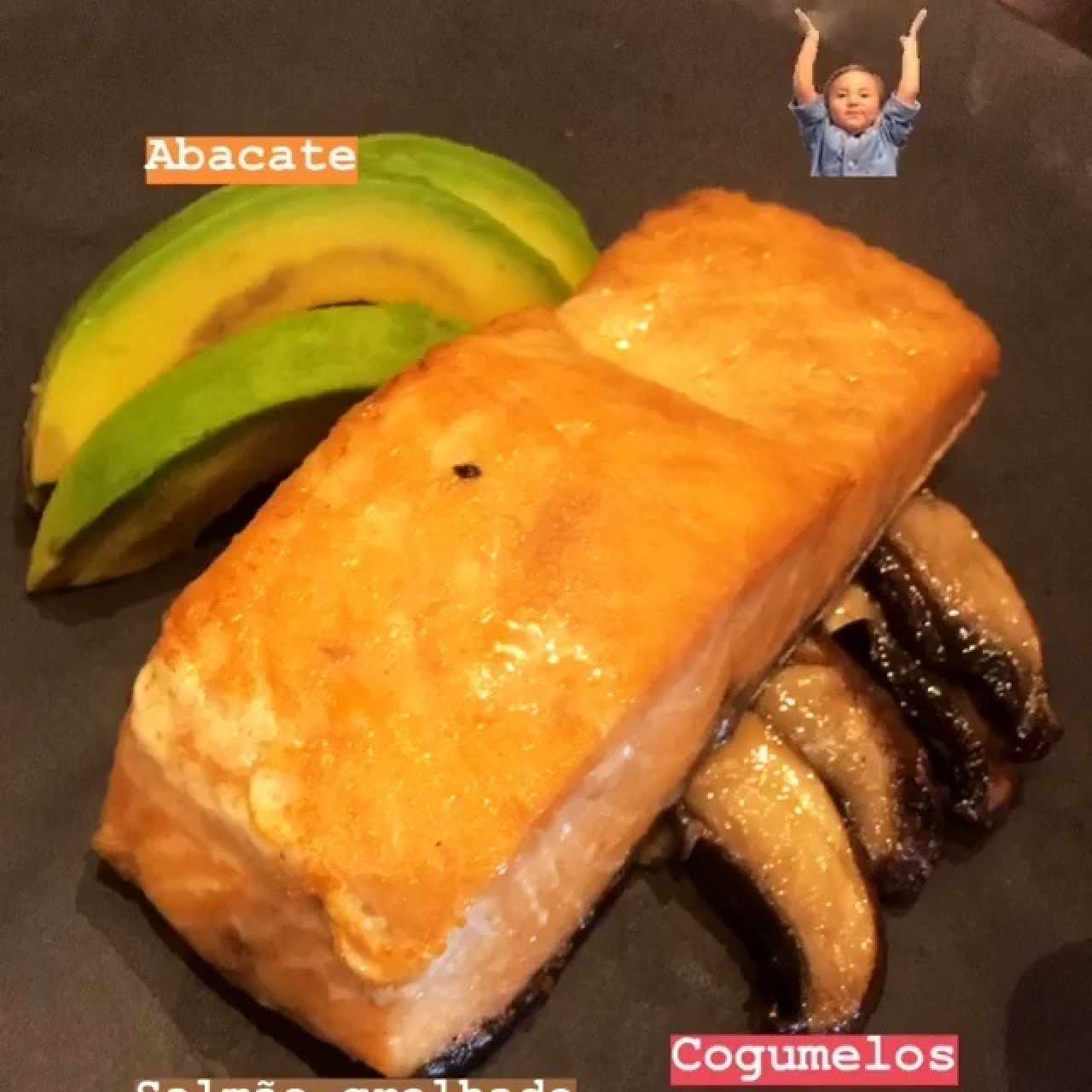 salmon y aguacate 