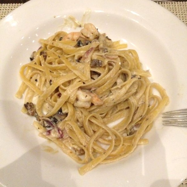 Fettuccine con camarones