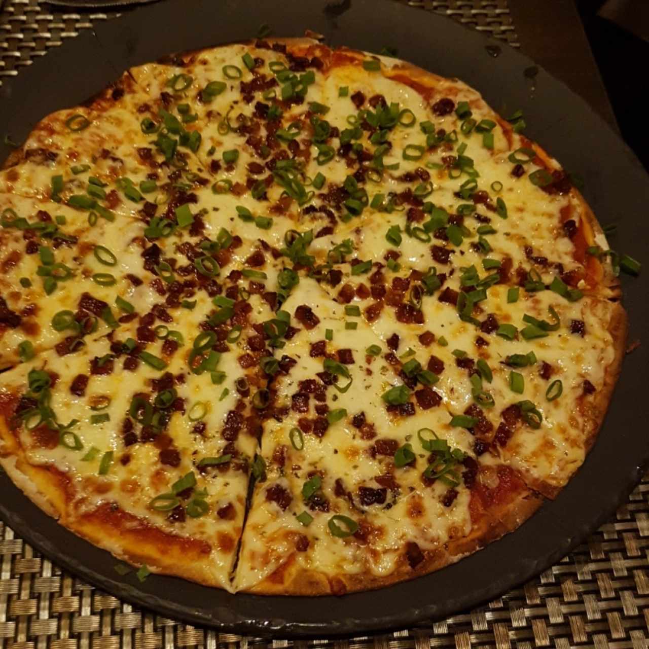Pizzas - Tocino y cebollina