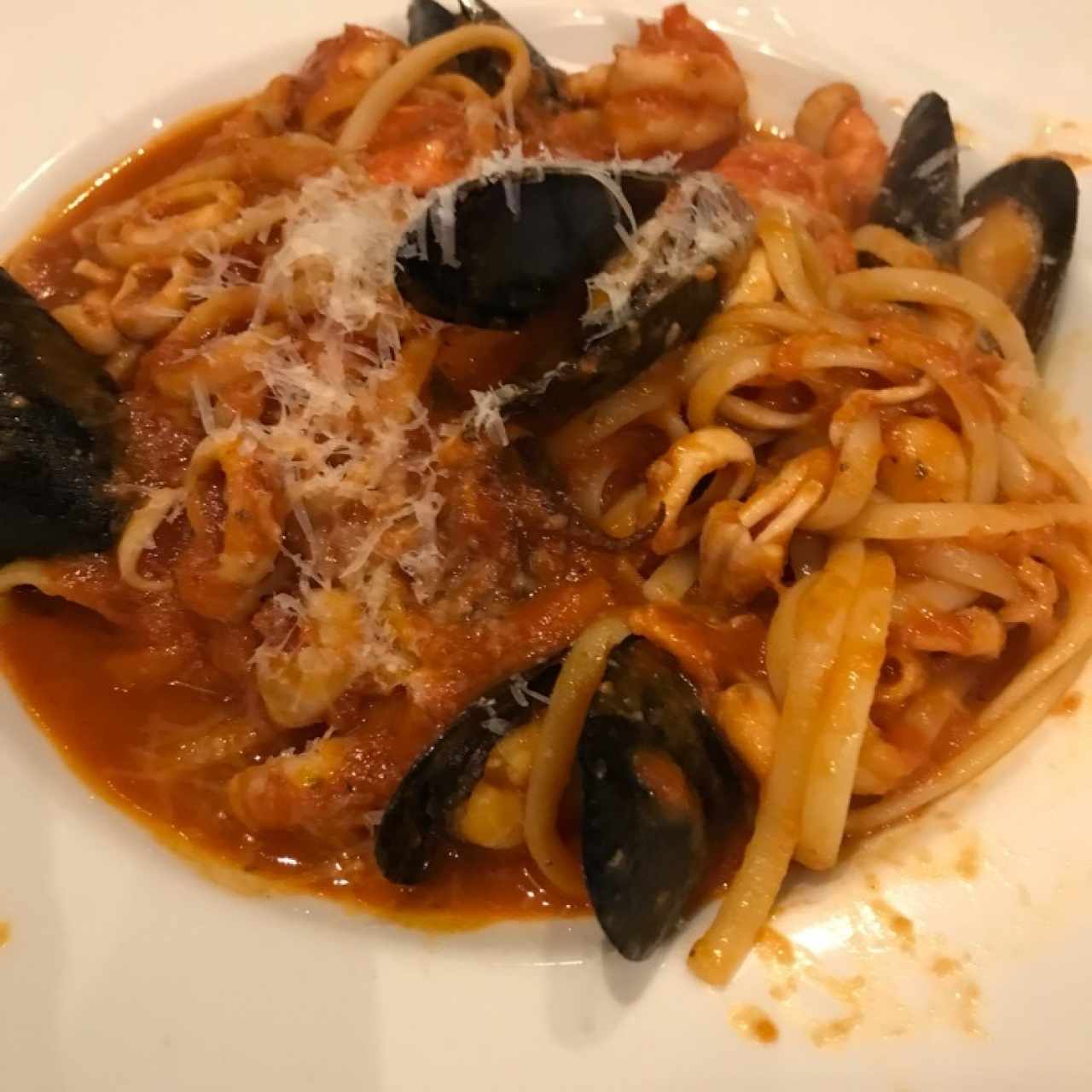 linguini con frutos del mar