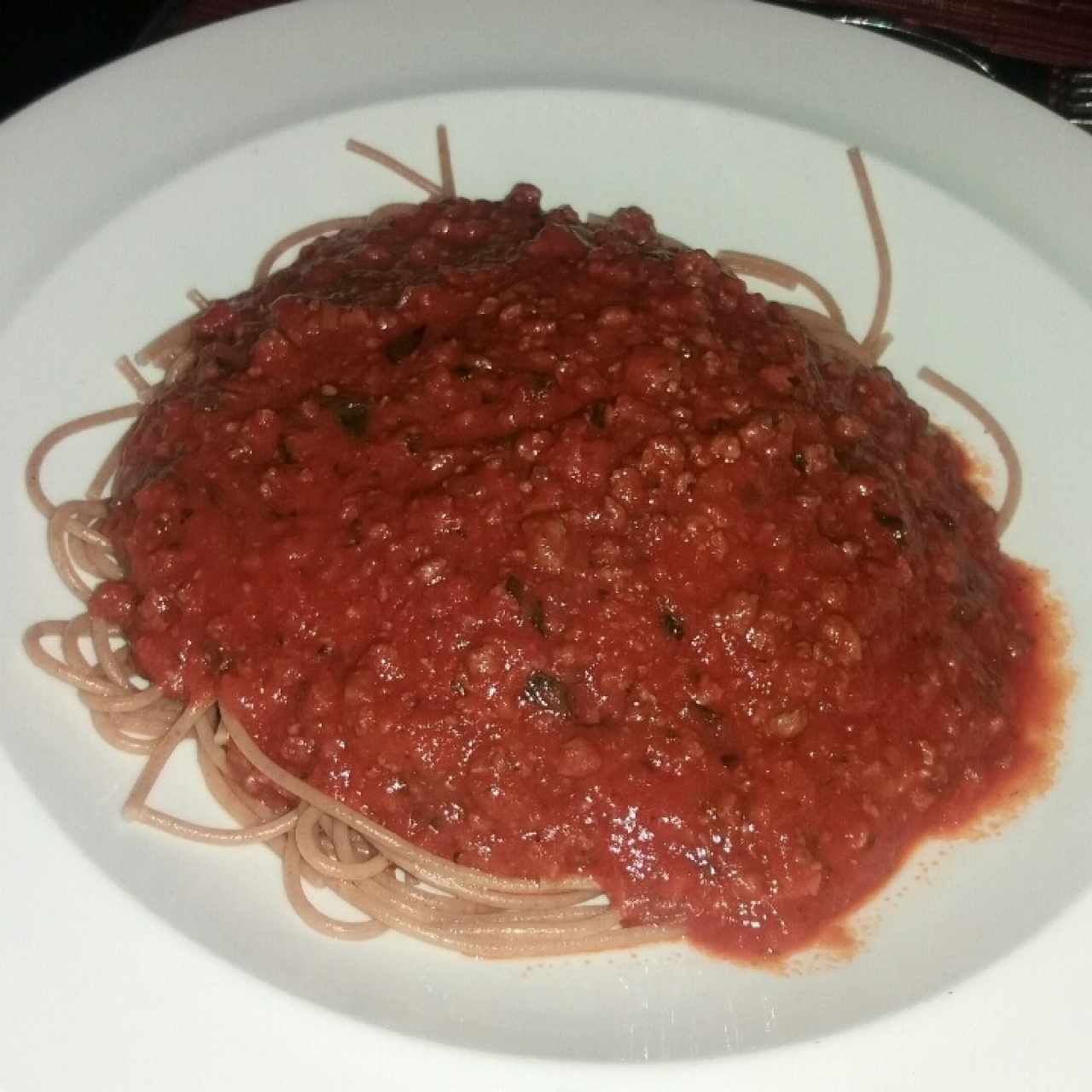 spaggeti integral en salsa bolognesa