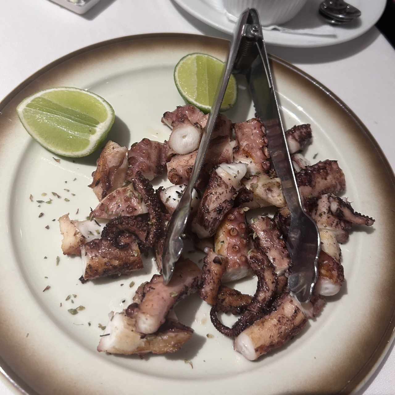 ENTRADAS CALIENTES - Pulpo al Carbón