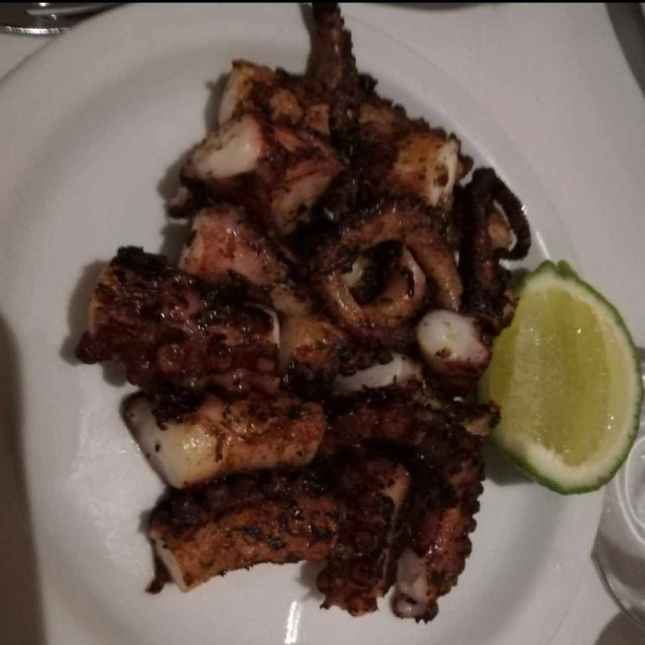 ENTRADAS CALIENTES - Pulpo al carbón