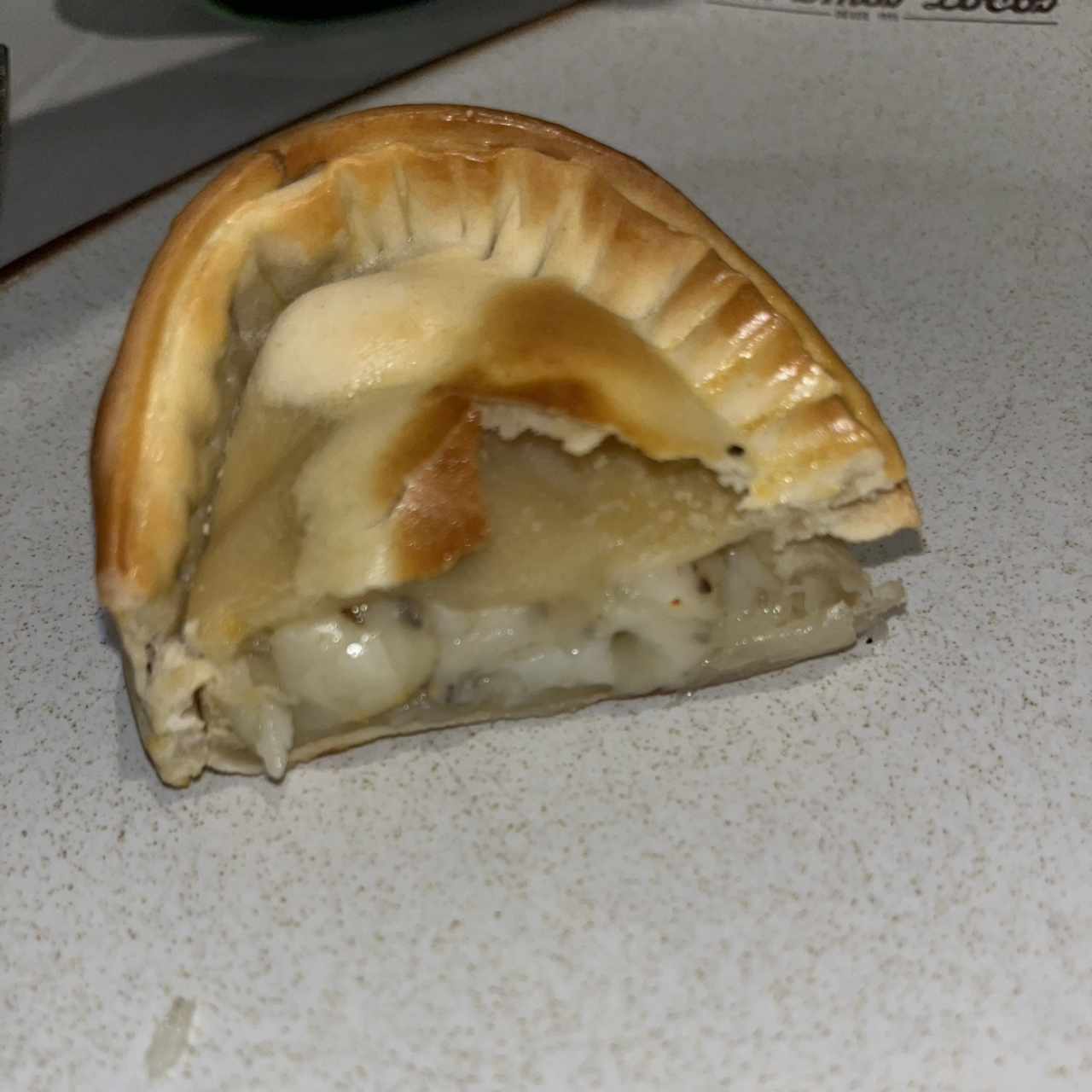 Empanada de queso con cebolla 