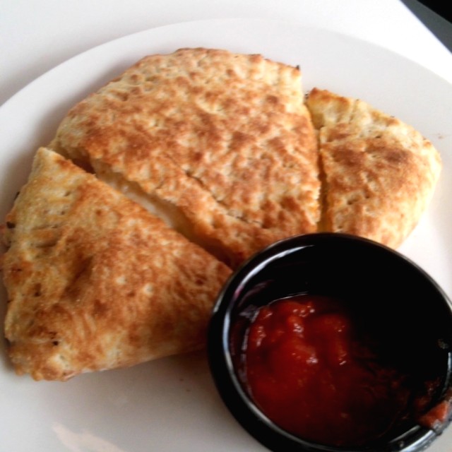 Calzone de Jamón y Queso