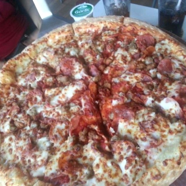 Pizza all the meat