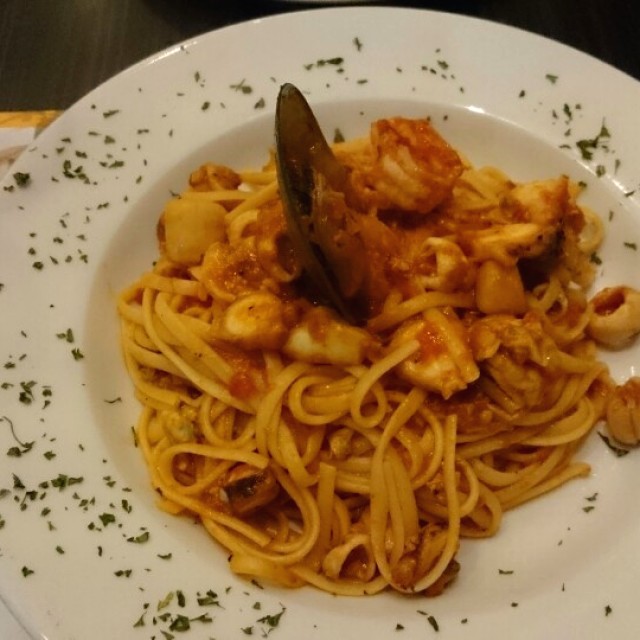 Sea food pasta in red sauce 