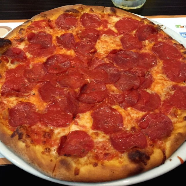 Pizza de Pepperoni Americano