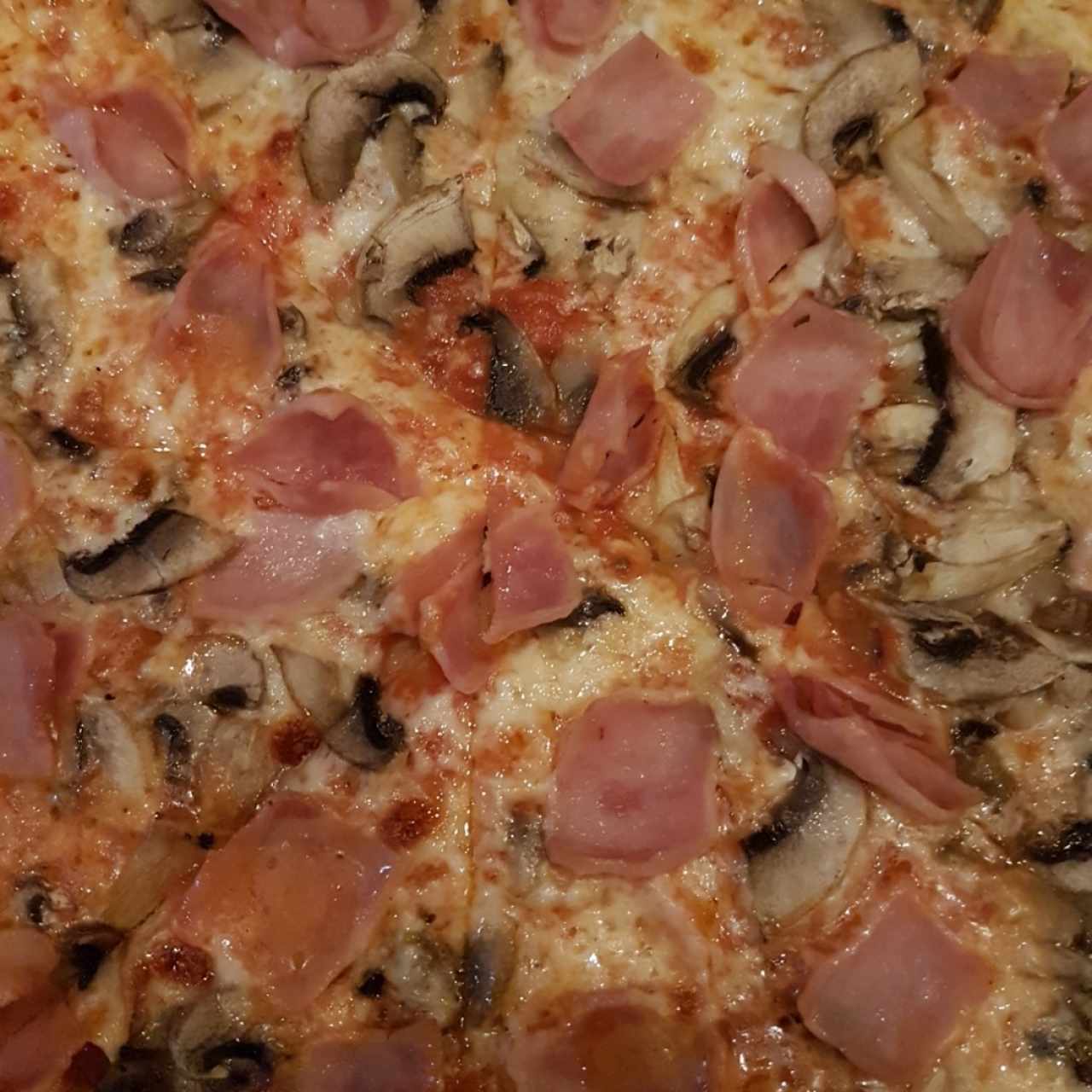 Pizzas - Cotto e funghi