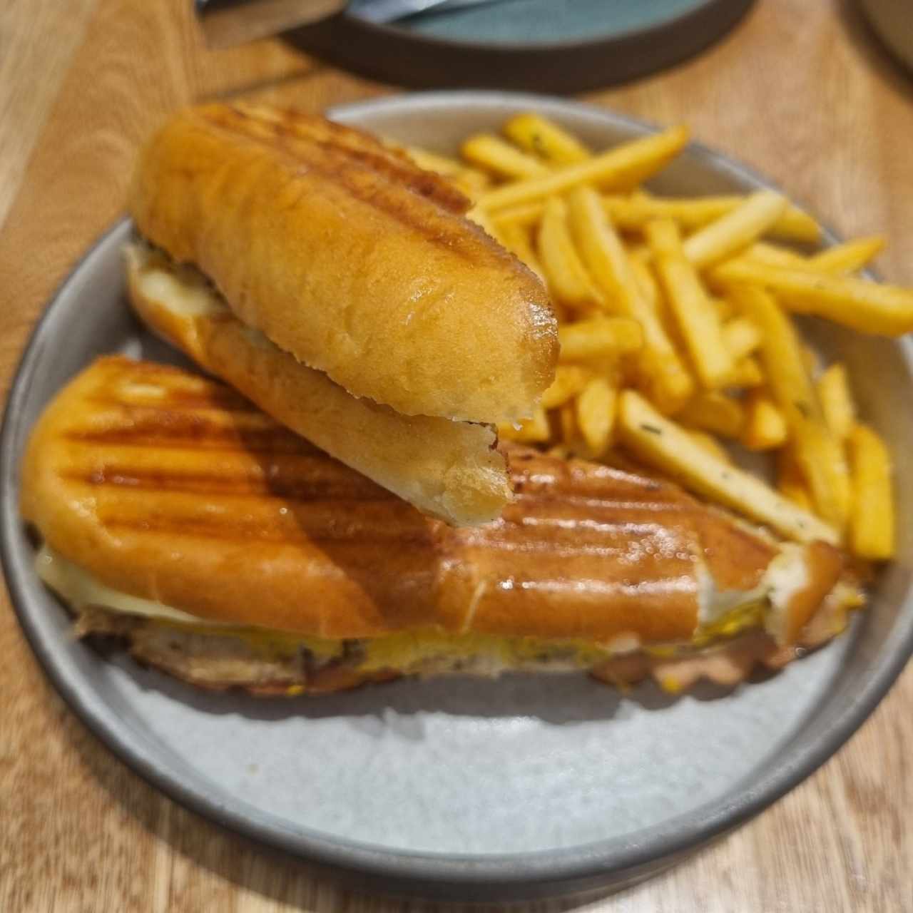 ALMUERZO - Cuban Sandwich