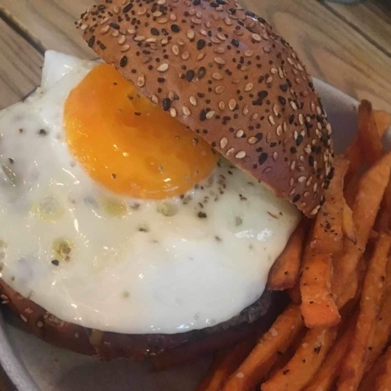 burger con papas de camote