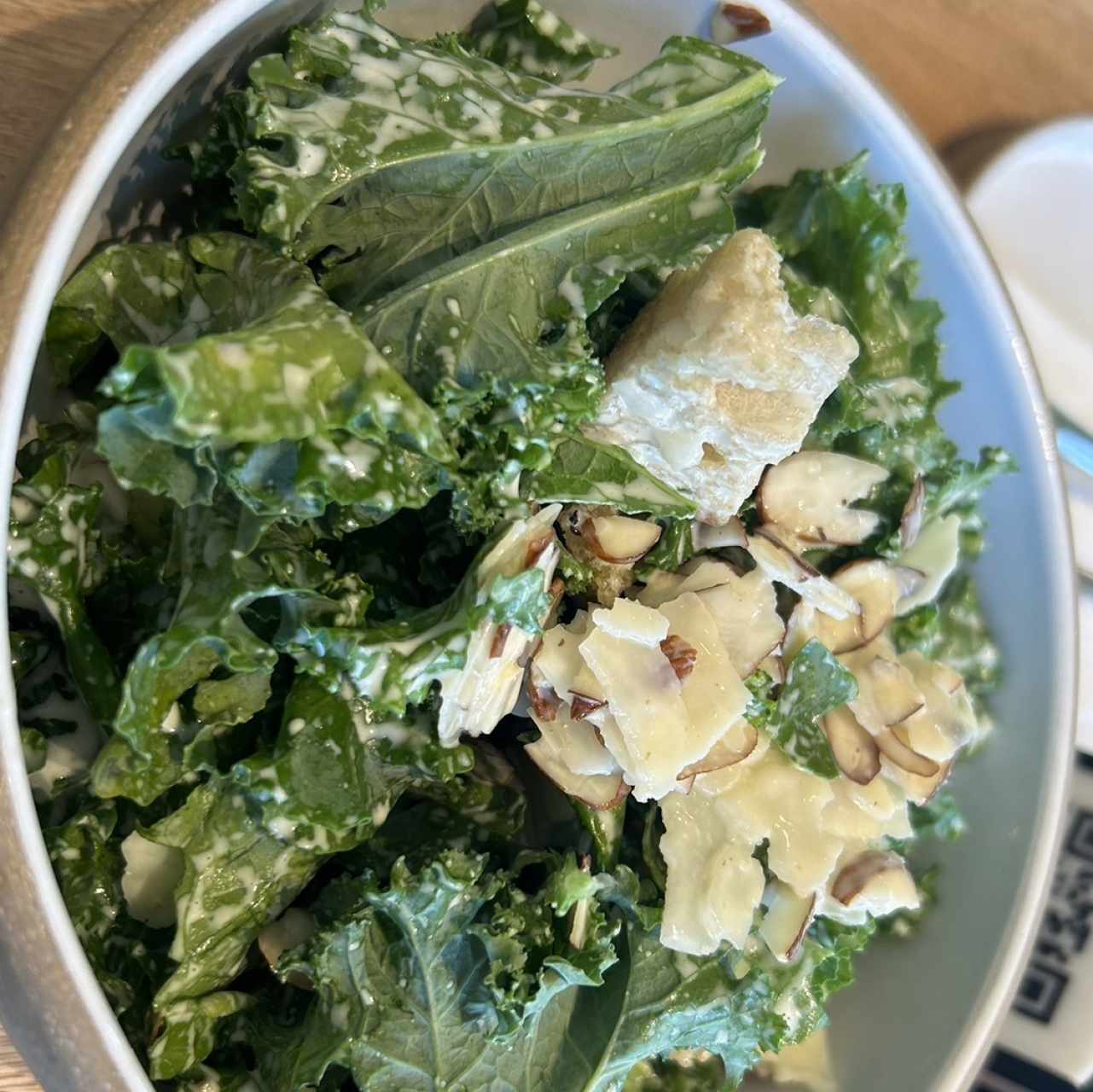 Ensalada-Brunch - Kale Caesar Salad