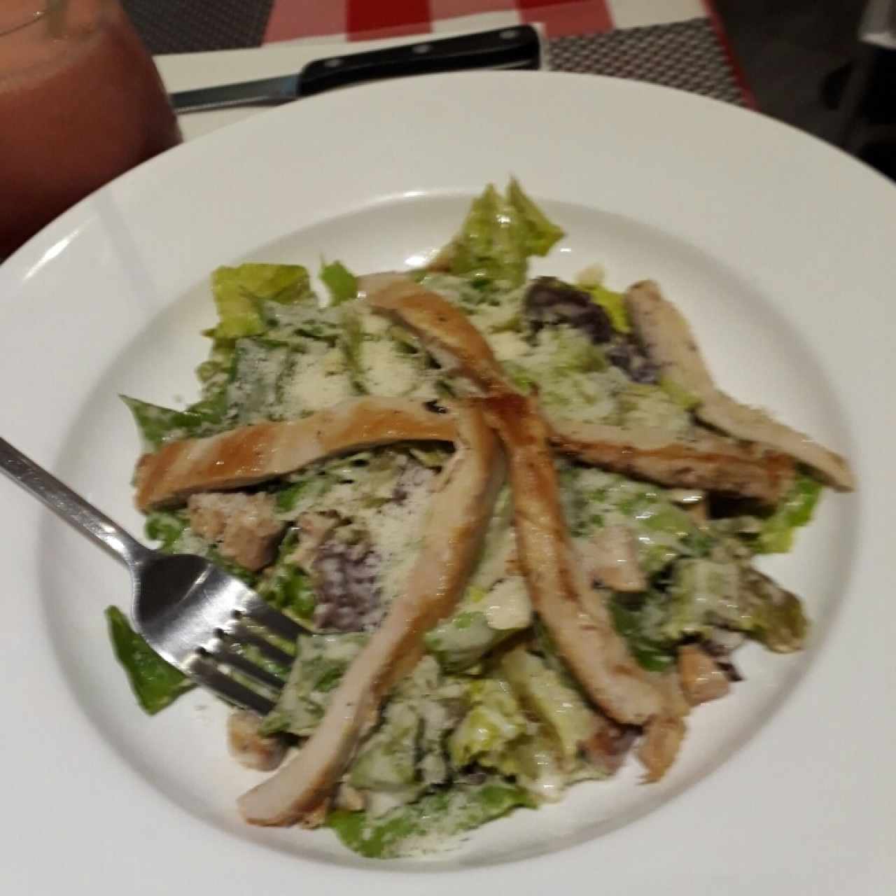 ensalada caesar con pollo