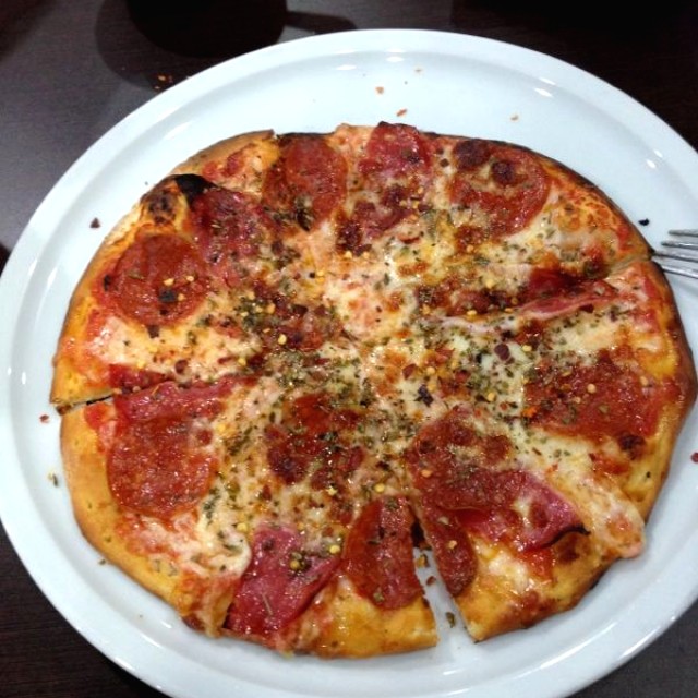 Pizza de salami con peperonni