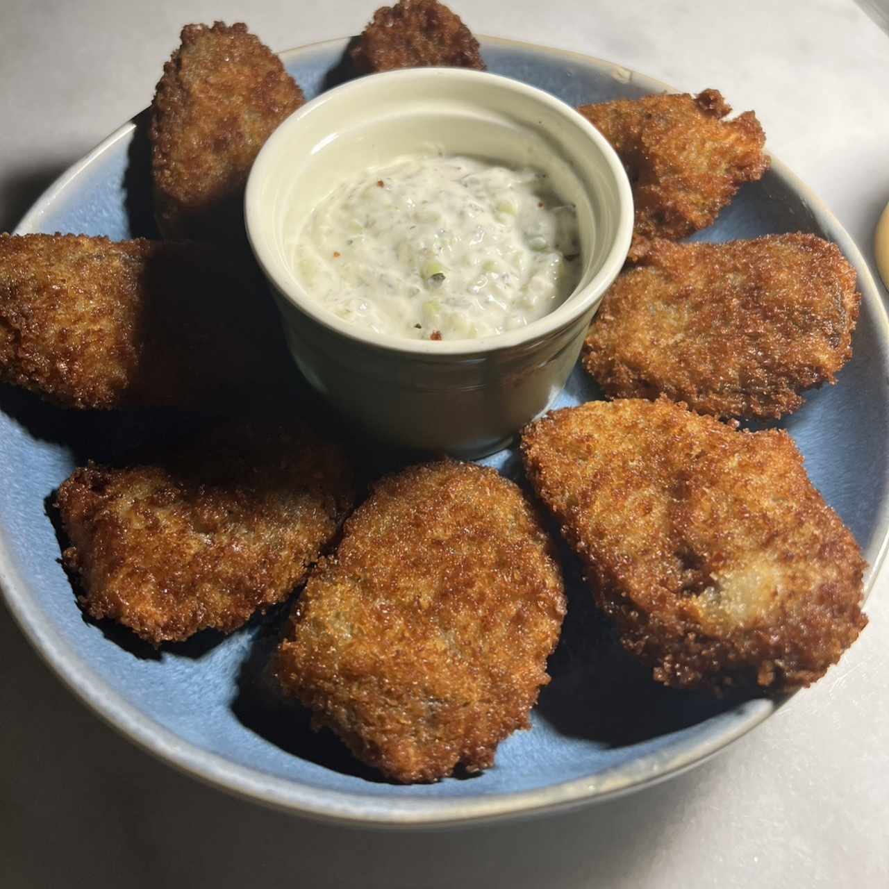 Berengena apanada con tzaltziki