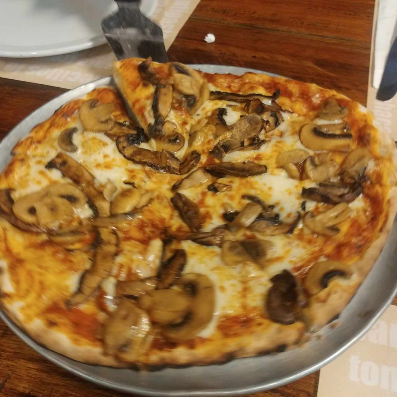 Pizza a la funghi