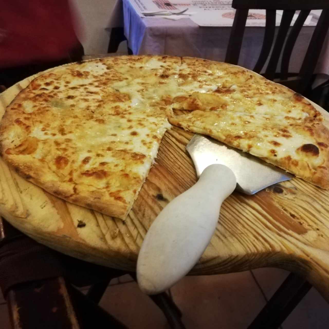 Pizza cuatro quesos Familiar 