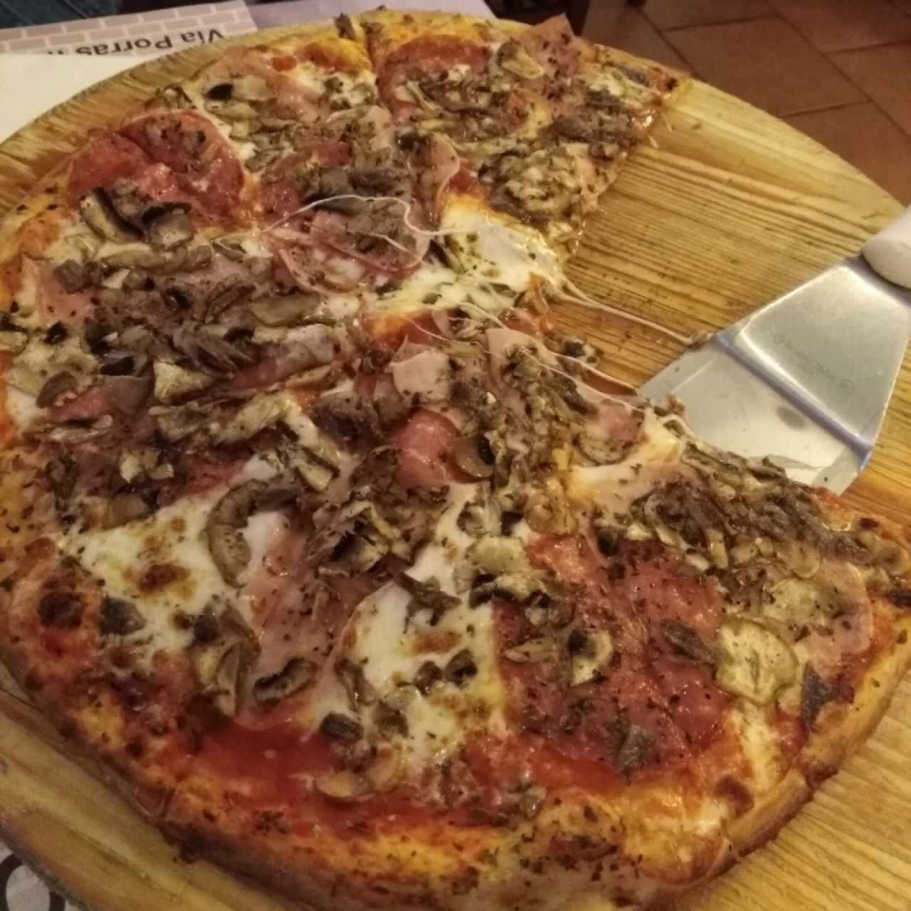 pizza capricciosa extra anchoas