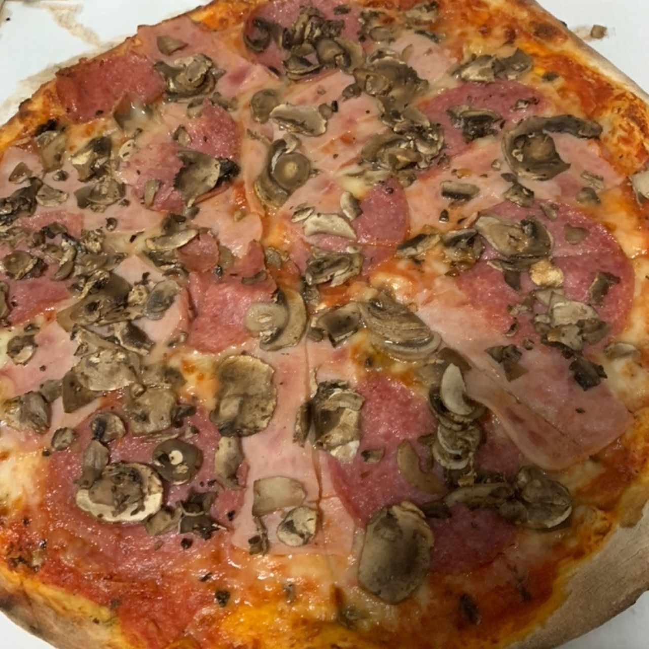 pizza con hongos jamon y tocino