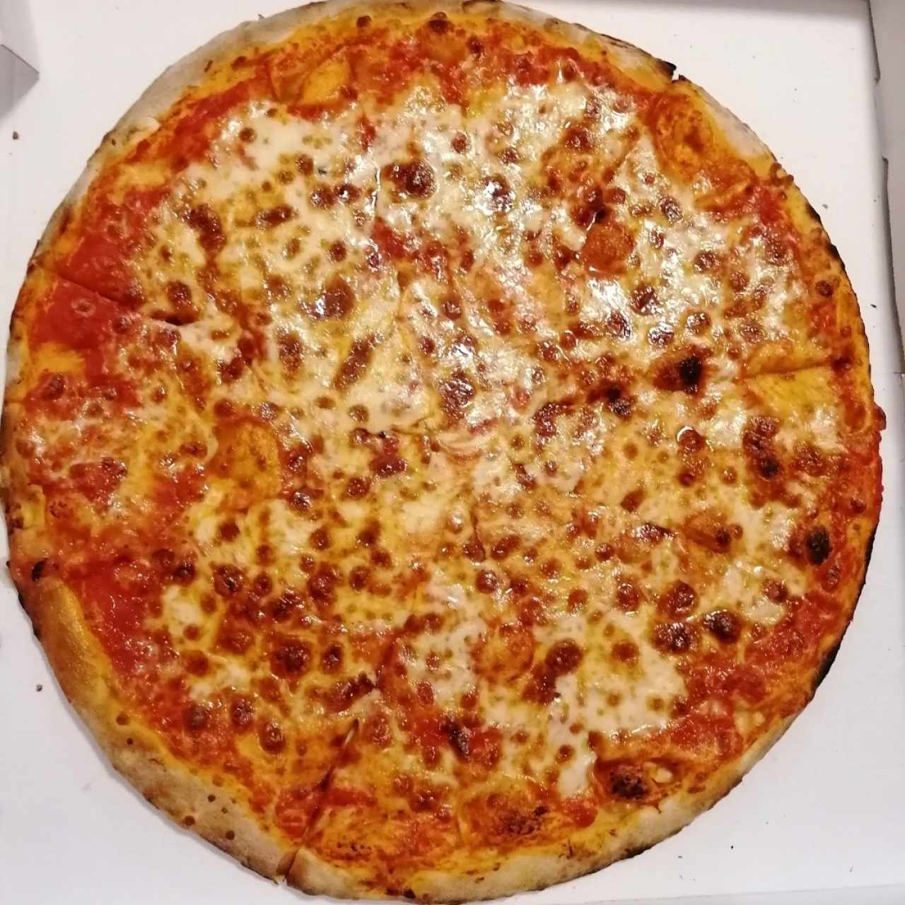 Pizza Margarita, tamaño familiar
