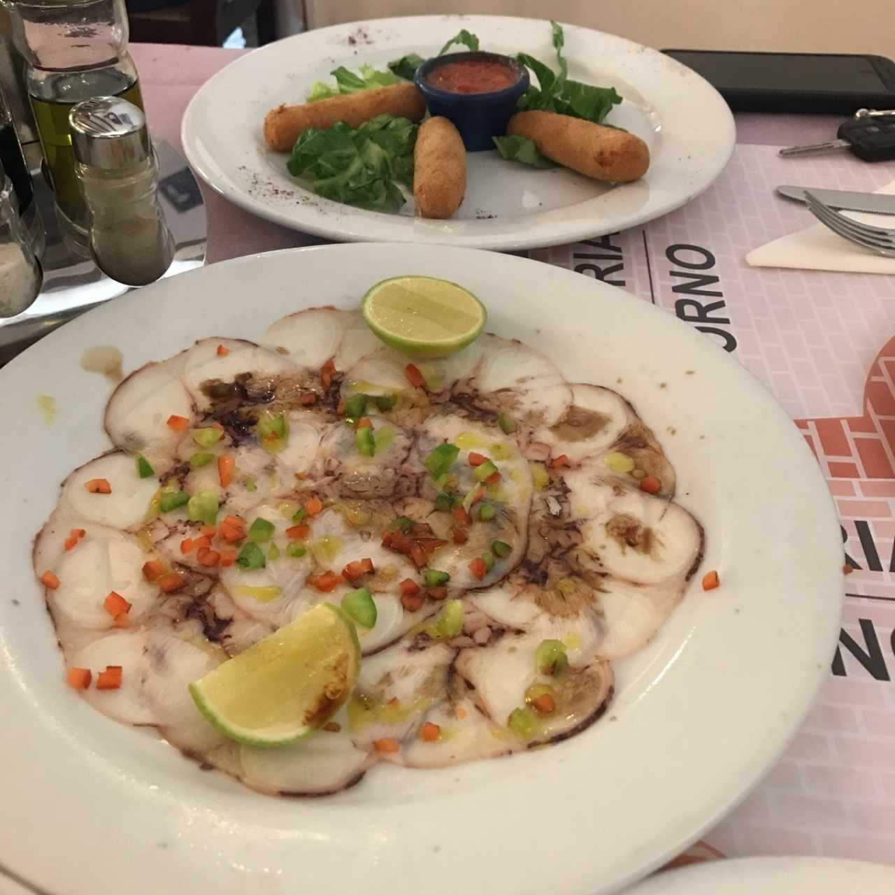 carpaccio de pulpo y mozzarella stick, deliciosios