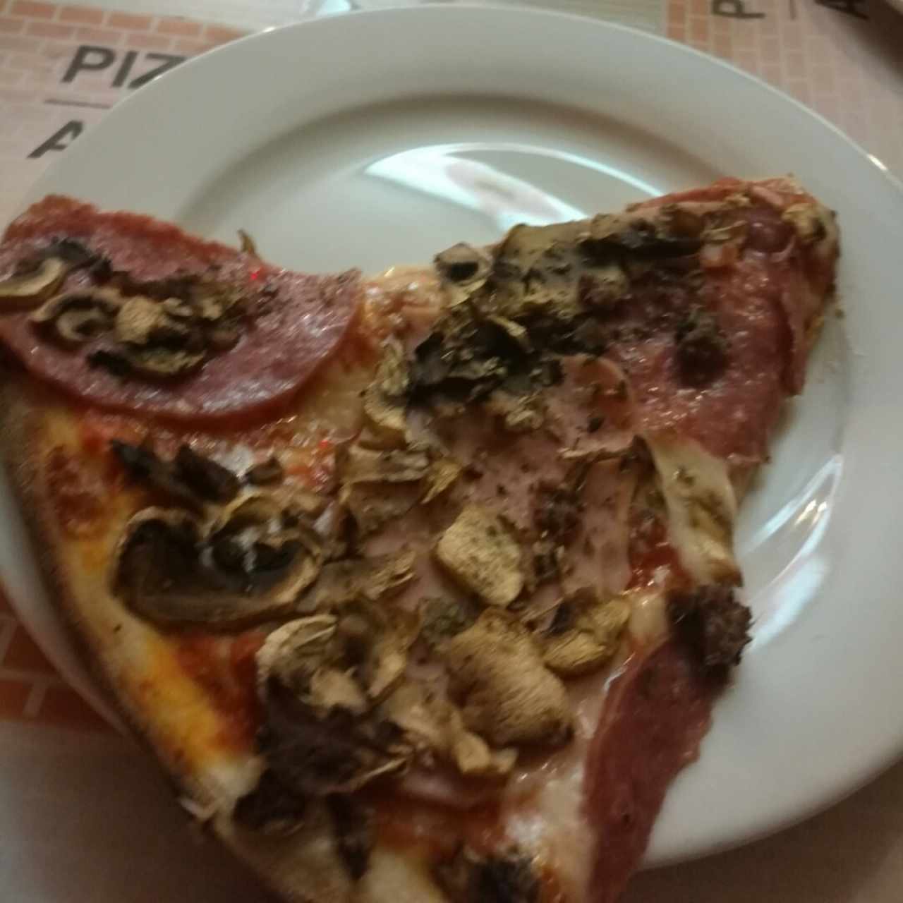 Pizza Capricciosa