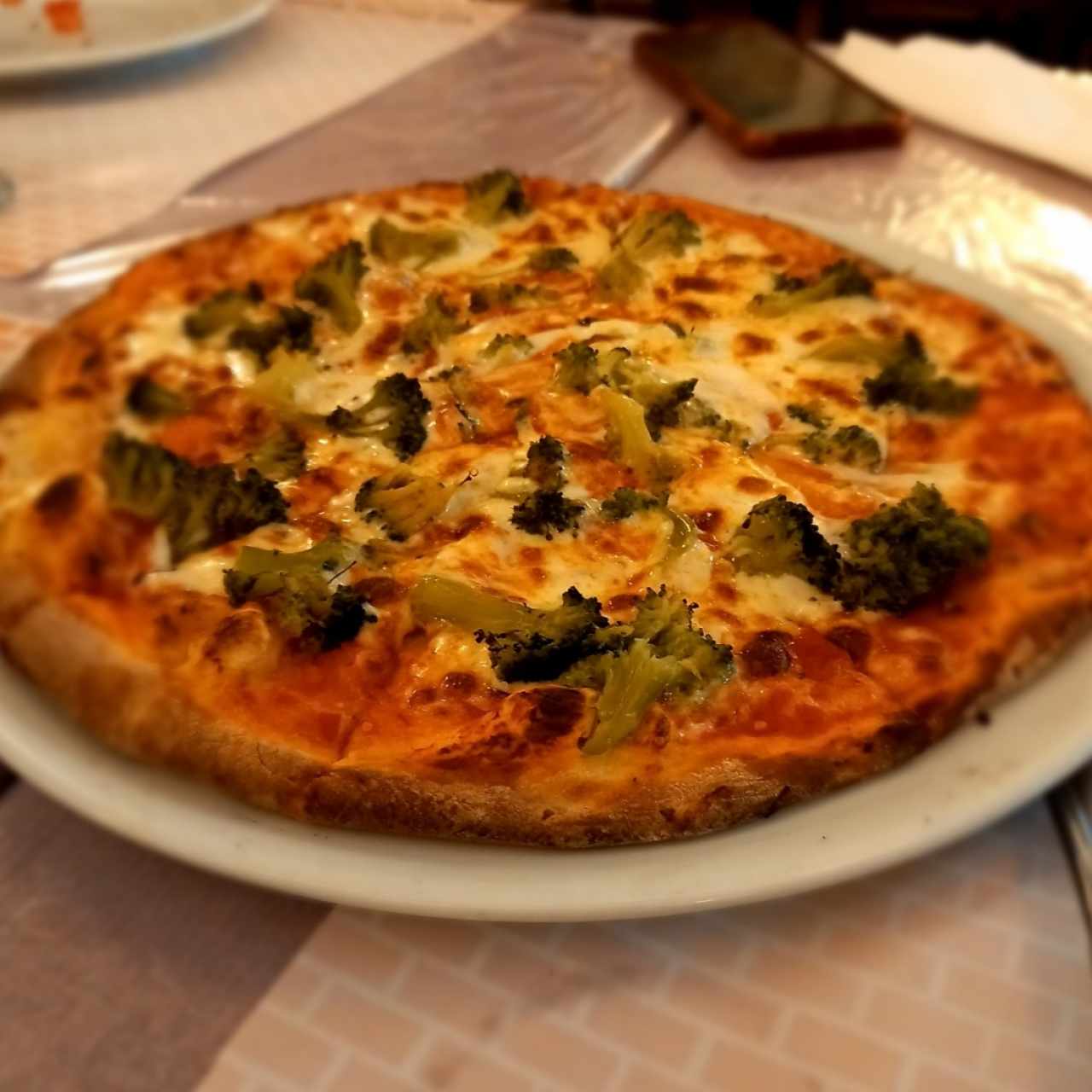 Pizza con brócoli, tamaño individual