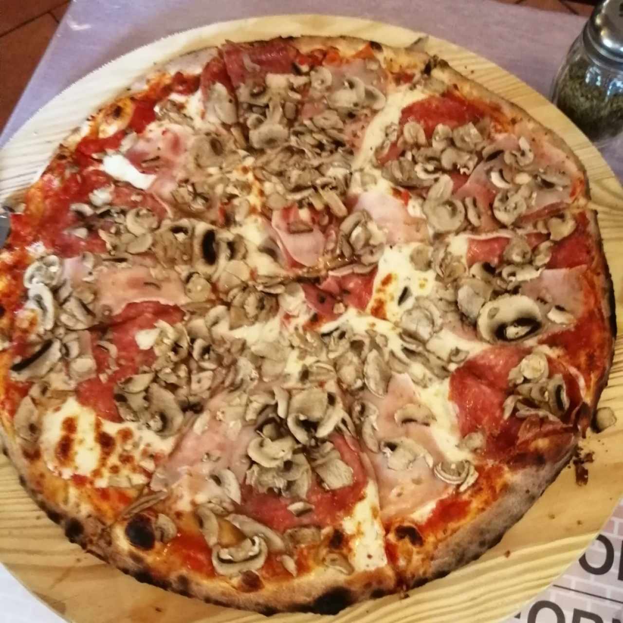 Pizza capricciosa, tamaño familiar 