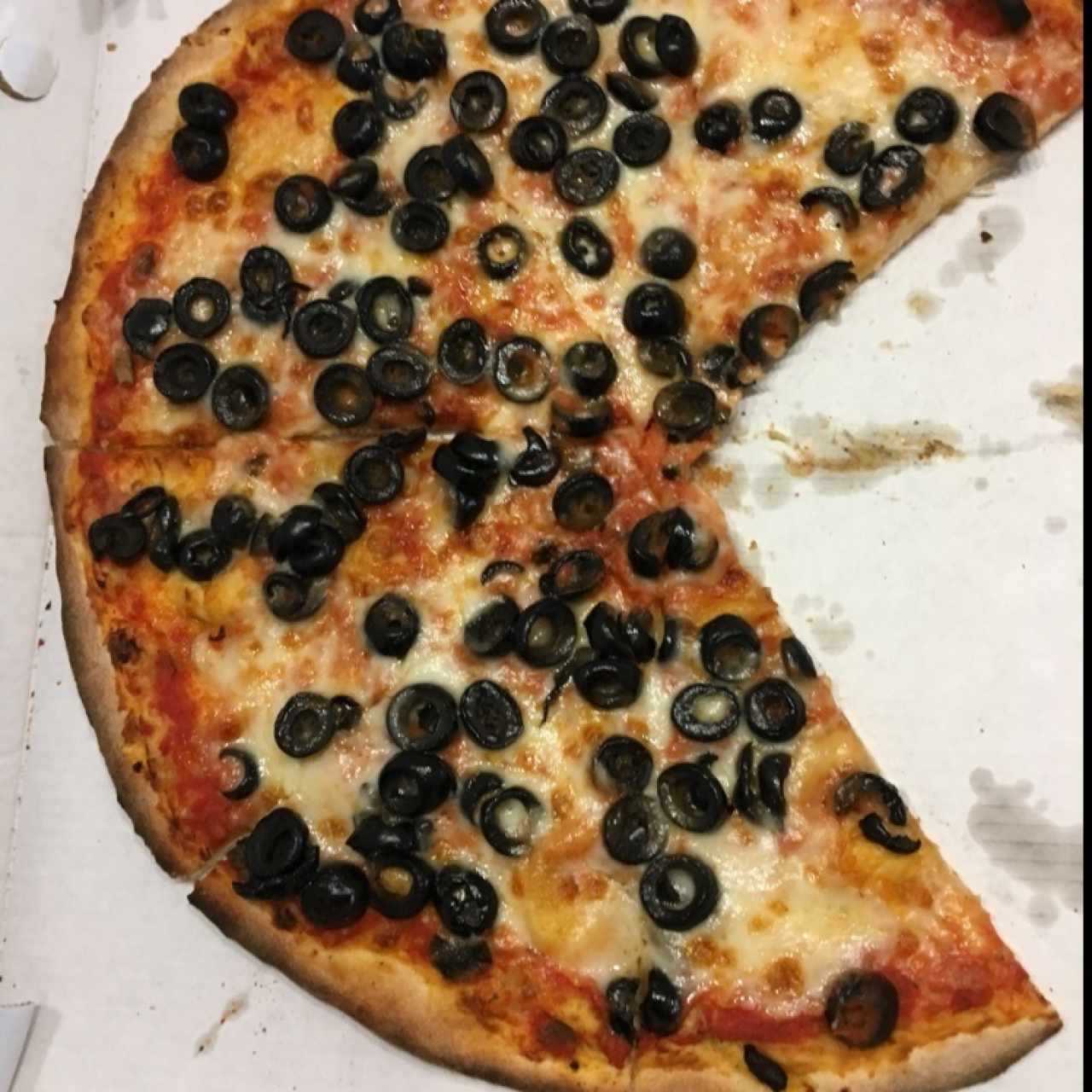 pizza personal de aceitunas negras 