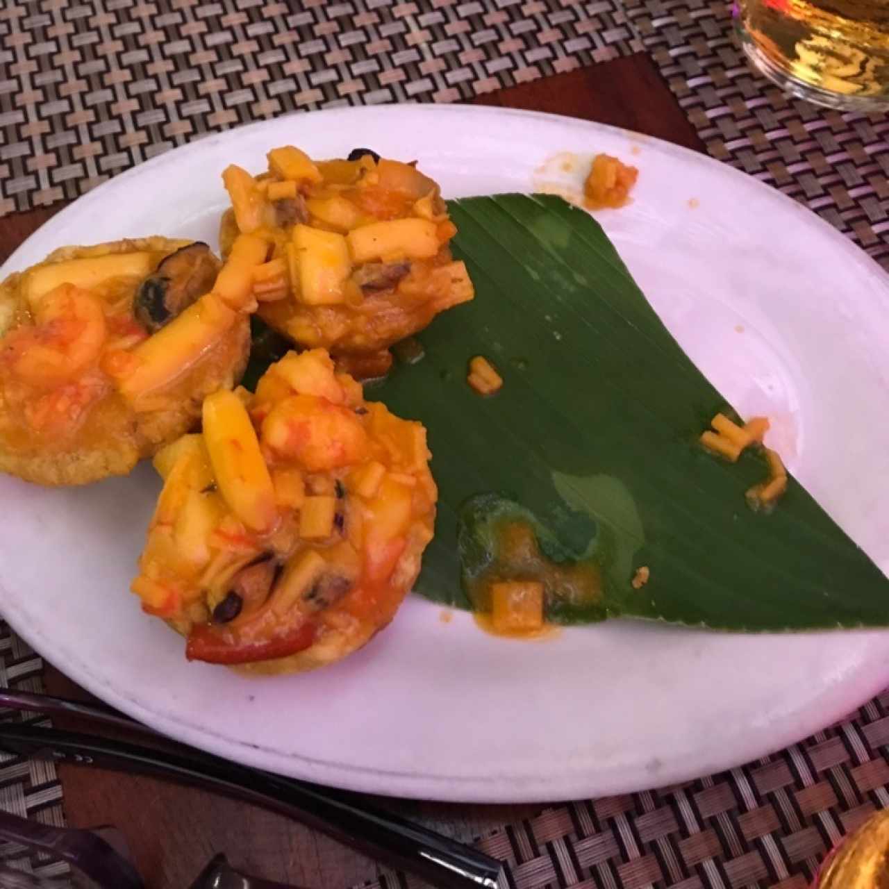 Patacones rellenos de mariscos (vienen 5)