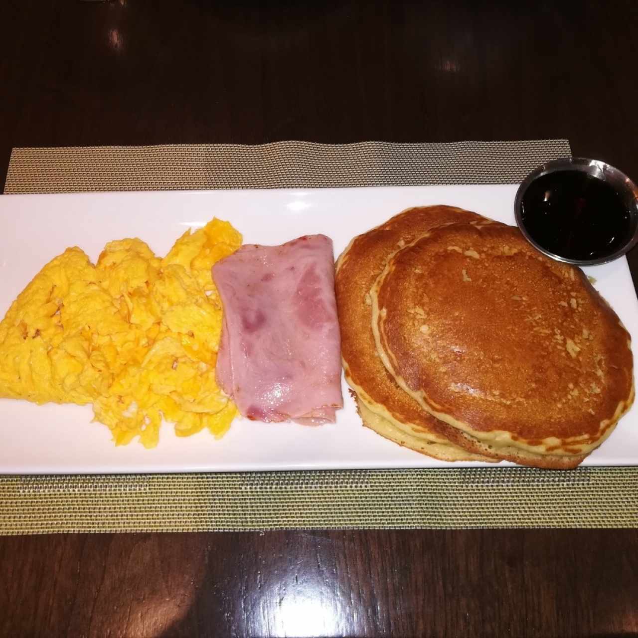 Combo pancakes c/eggs & ham