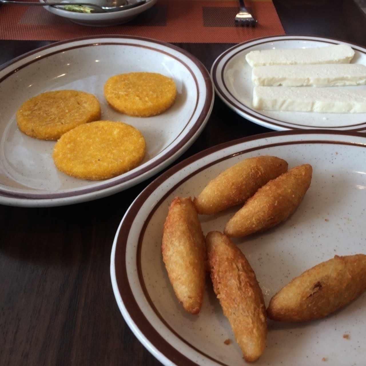 tortillas, carimañolas y queso 