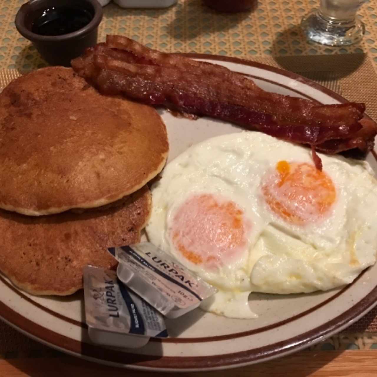 Desayuno con pancakes
