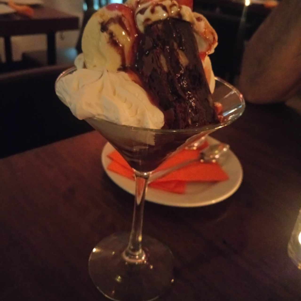 Copa de Brownie con helado