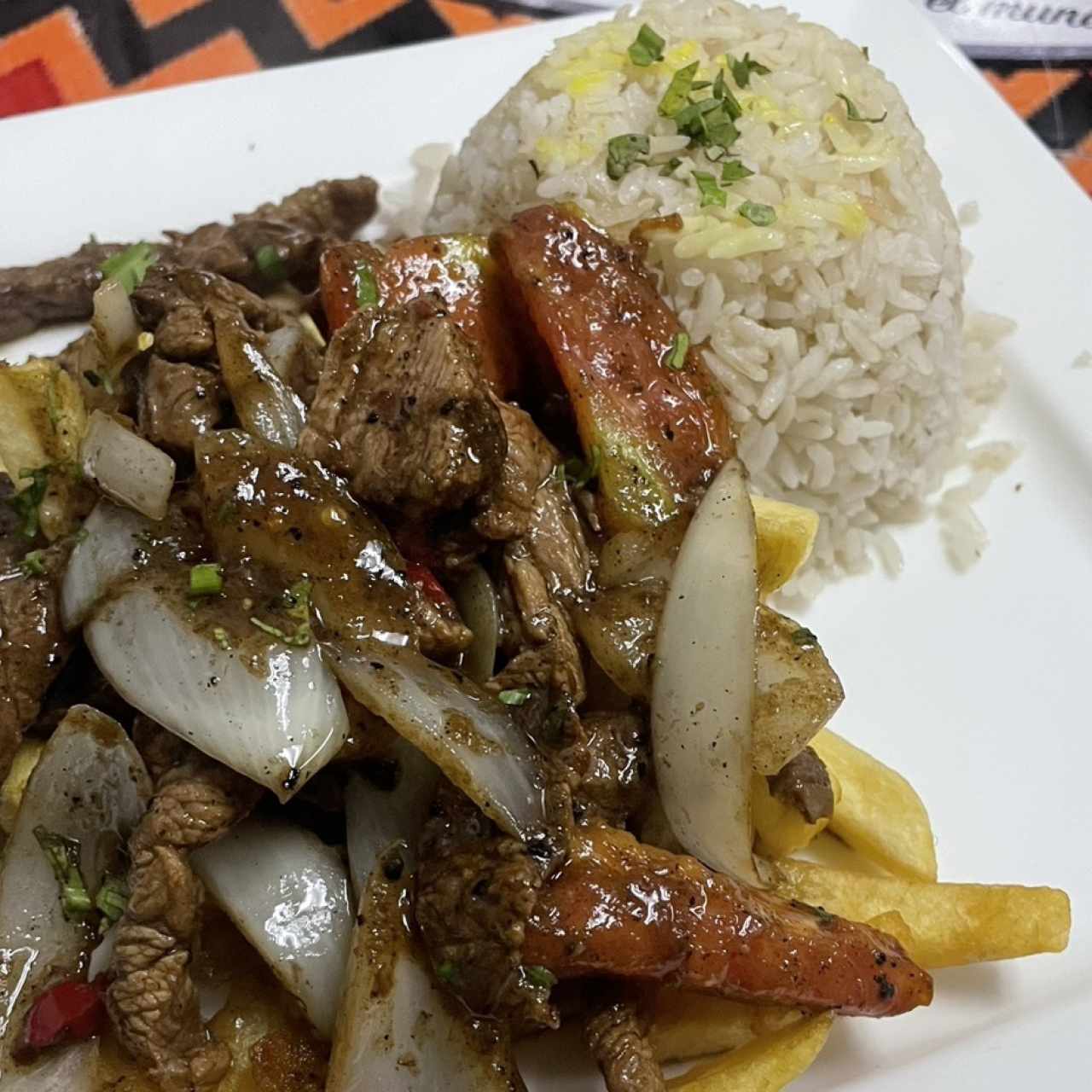 Carnes - lomo saltado